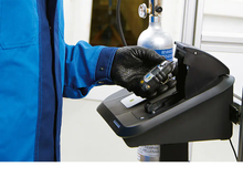 Lade das Bild in den Galerie-Viewer, Dräger X-Dock Prüfstation