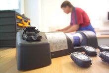 Lade das Bild in den Galerie-Viewer, Dräger Bump Test Station
